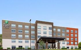 Holiday Inn Express & Suites Waynesboro East